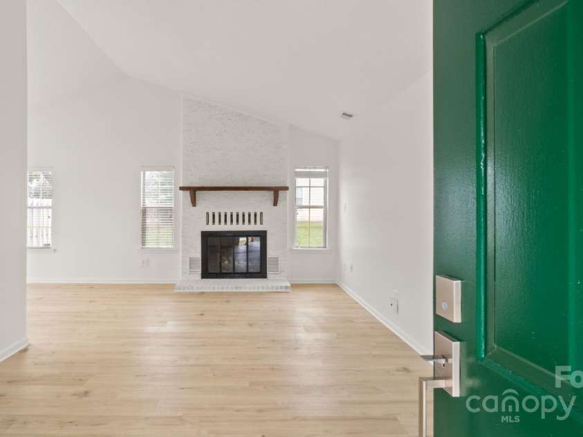 2712 New Hamlin Way, Charlotte, NC 28210.  MLS# CAR4206222, YatesRealty ID 8674. 