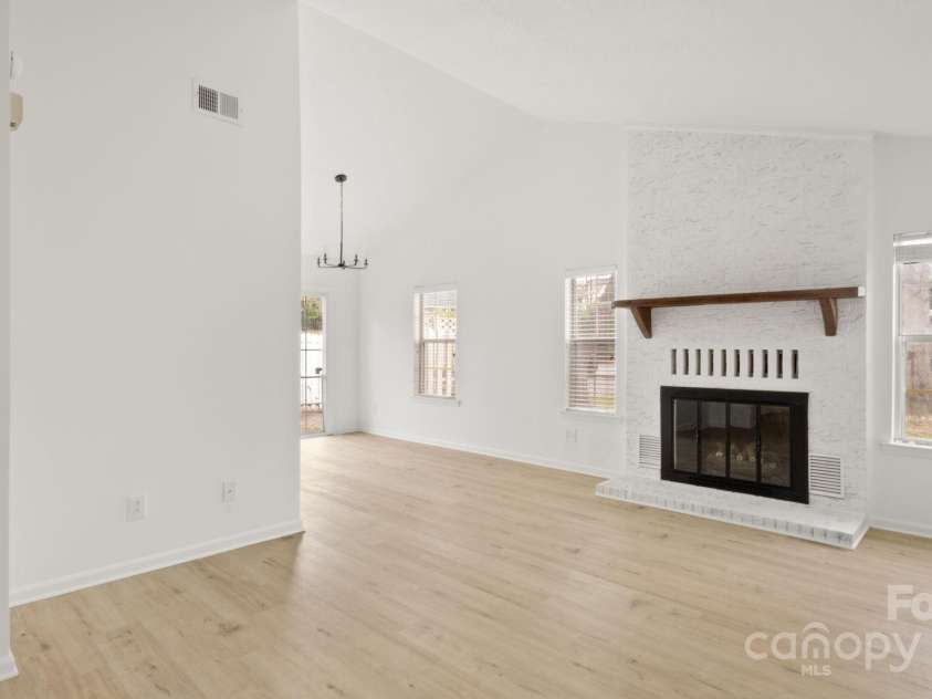 2712 New Hamlin Way, Charlotte, NC 28210.  MLS# CAR4206222, YatesRealty ID 8674. 