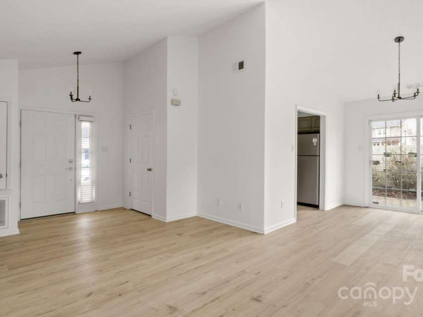2712 New Hamlin Way, Charlotte, NC 28210.  MLS# CAR4206222, YatesRealty ID 8674. 