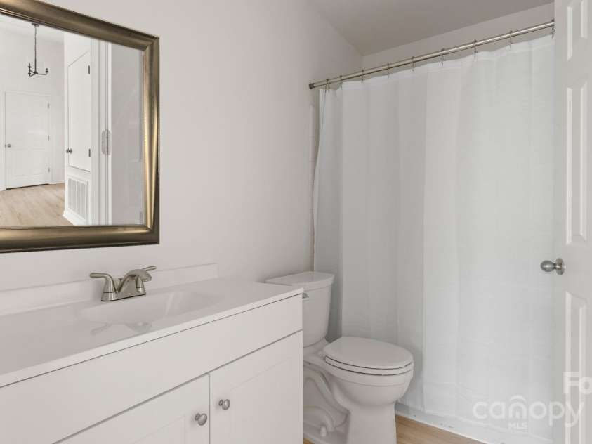 2712 New Hamlin Way, Charlotte, NC 28210.  MLS# CAR4206222, YatesRealty ID 8674. 