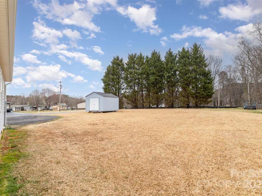 11918 Crabapple Lane, Huntersville, NC 28078.  MLS# CAR4225772, YatesRealty ID 8676. 