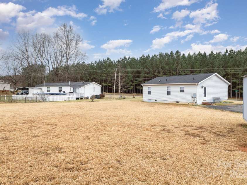 11918 Crabapple Lane, Huntersville, NC 28078.  MLS# CAR4225772, YatesRealty ID 8676. 
