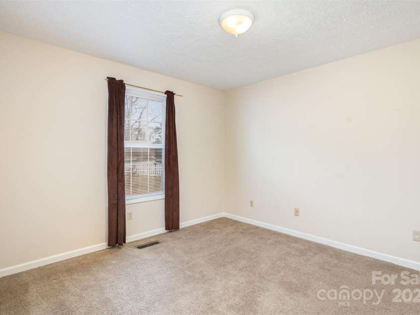 11918 Crabapple Lane, Huntersville, NC 28078.  MLS# CAR4225772, YatesRealty ID 8676. Bedroom 2 with walk-in closet