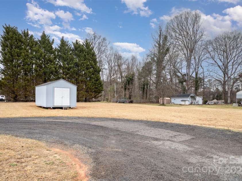 11918 Crabapple Lane, Huntersville, NC 28078.  MLS# CAR4225772, YatesRealty ID 8676. Large Utility Building