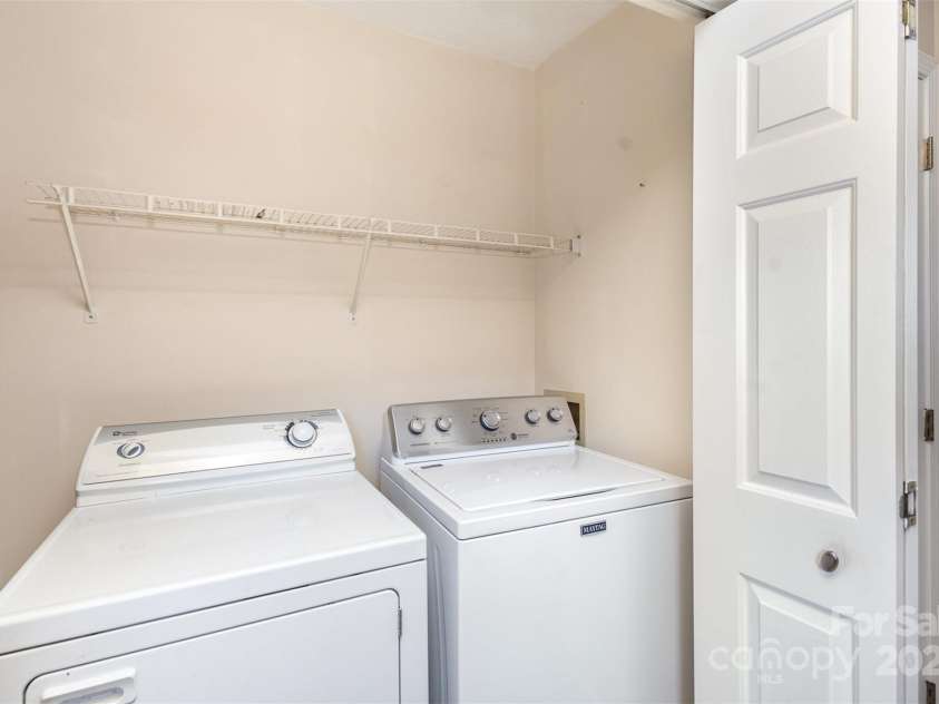 11918 Crabapple Lane, Huntersville, NC 28078.  MLS# CAR4225772, YatesRealty ID 8676. Washer & dryer will remain