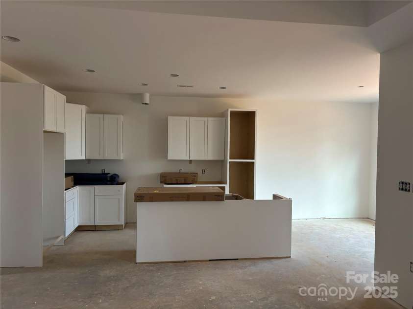 3343 48th Avenue, Hickory, NC 28601.  MLS# CAR4208869, YatesRealty ID 8677. 