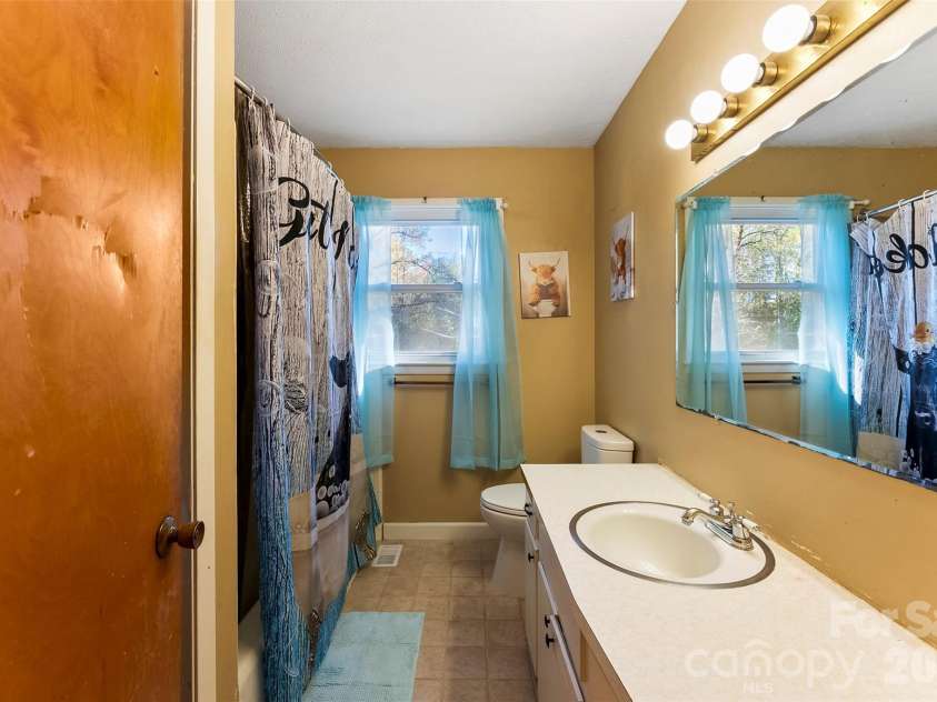 5111 Westgate Drive, Shelby, NC 28152.  MLS# CAR4319068, YatesRealty ID 8677. 
