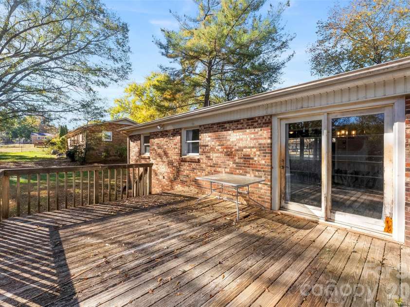 5111 Westgate Drive, Shelby, NC 28152.  MLS# CAR4319068, YatesRealty ID 8677. 