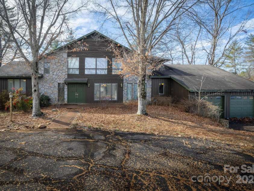 3827 River Road, Morganton, NC 28655.  MLS# CAR4217660, YatesRealty ID 8679. 
