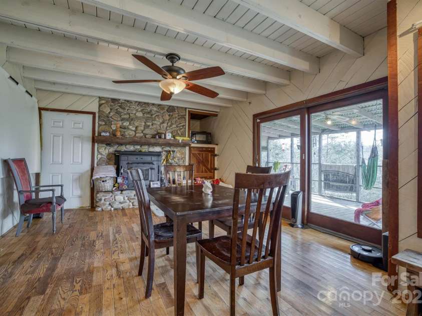 3827 River Road, Morganton, NC 28655.  MLS# CAR4217660, YatesRealty ID 8679. 