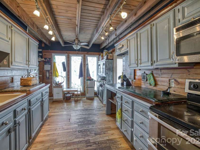 3827 River Road, Morganton, NC 28655.  MLS# CAR4217660, YatesRealty ID 8679. 