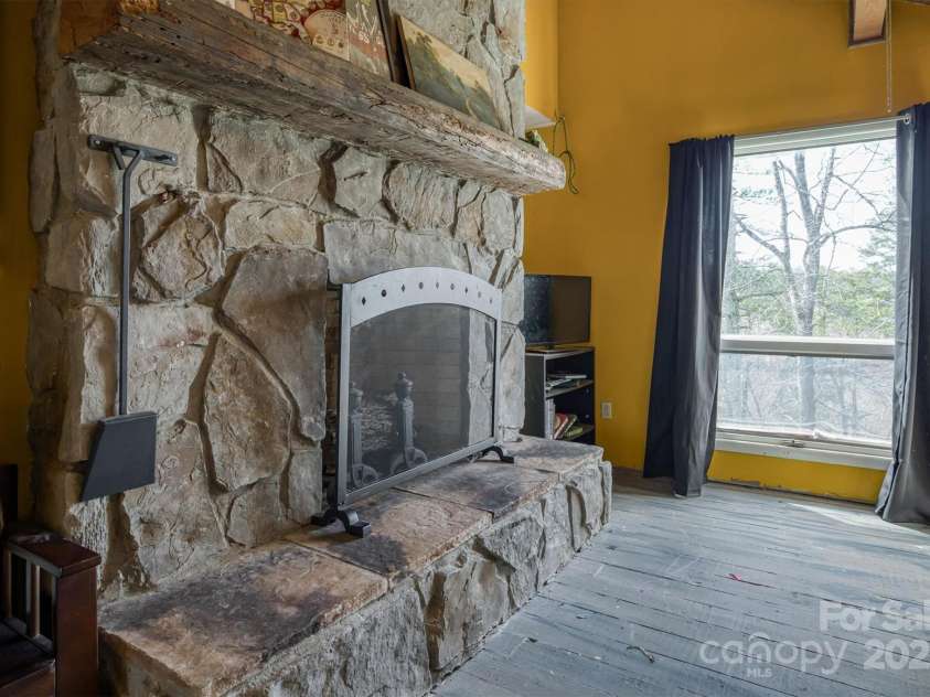 3827 River Road, Morganton, NC 28655.  MLS# CAR4217660, YatesRealty ID 8679. 