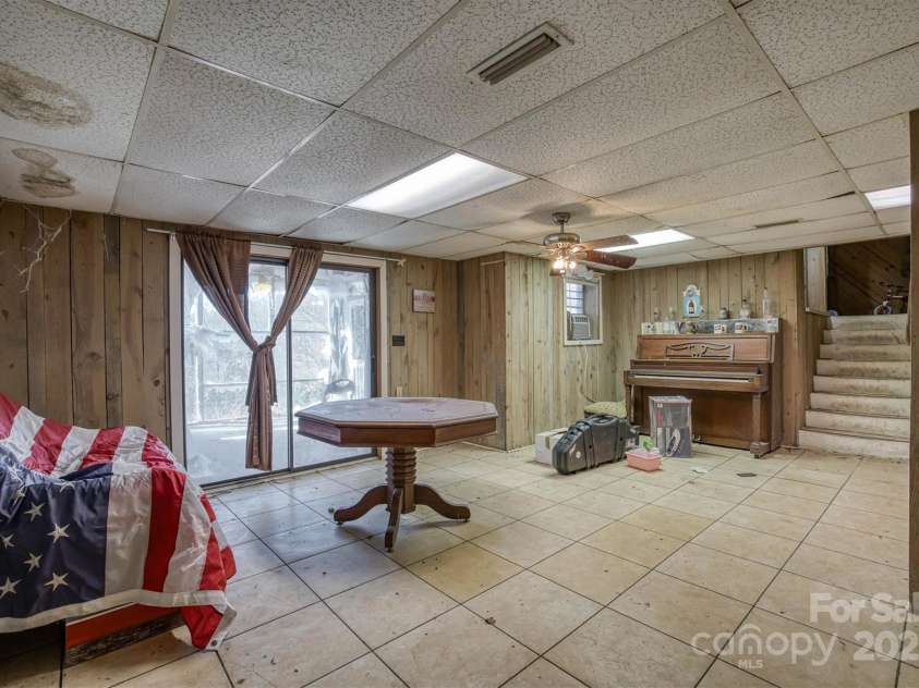 3827 River Road, Morganton, NC 28655.  MLS# CAR4217660, YatesRealty ID 8679. 