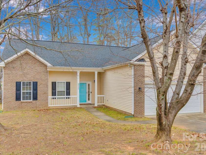 311 Margaret Kelly Court, Charlotte, NC 28216.  MLS# CAR4334078, YatesRealty ID 868. 