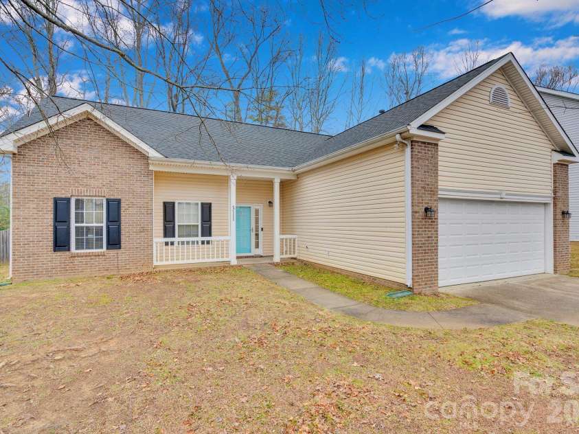 311 Margaret Kelly Court, Charlotte, NC 28216.  MLS# CAR4334078, YatesRealty ID 868. 