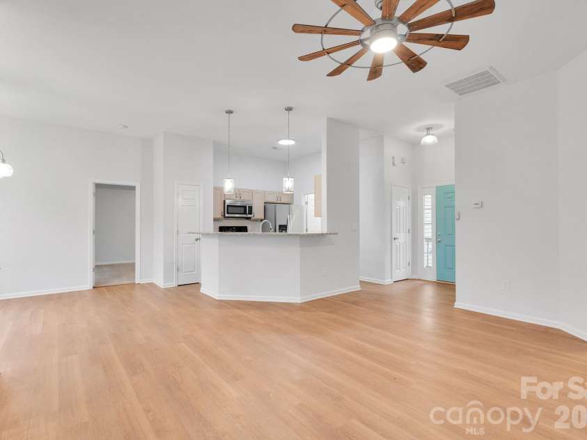 311 Margaret Kelly Court, Charlotte, NC 28216.  MLS# CAR4334078, YatesRealty ID 868. 