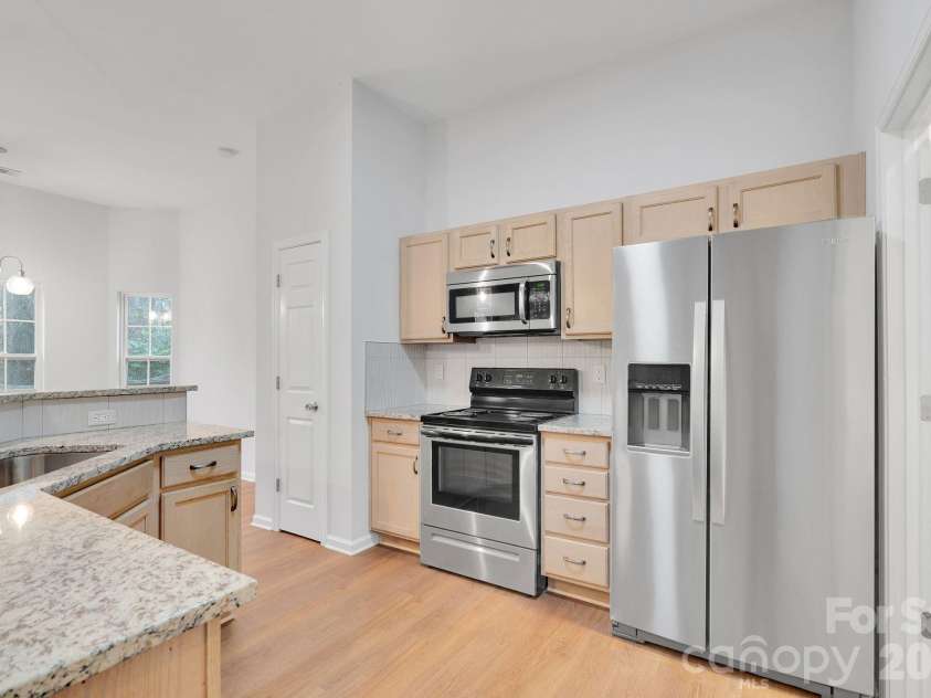 311 Margaret Kelly Court, Charlotte, NC 28216.  MLS# CAR4334078, YatesRealty ID 868. 