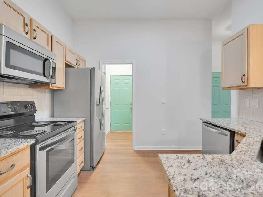 311 Margaret Kelly Court, Charlotte, NC 28216.  MLS# CAR4334078, YatesRealty ID 868. 