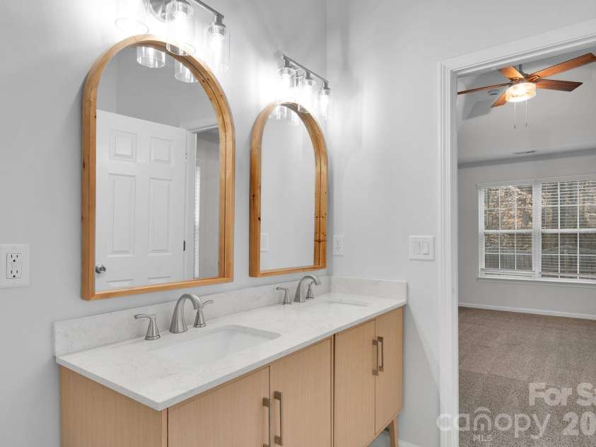 311 Margaret Kelly Court, Charlotte, NC 28216.  MLS# CAR4334078, YatesRealty ID 868. 