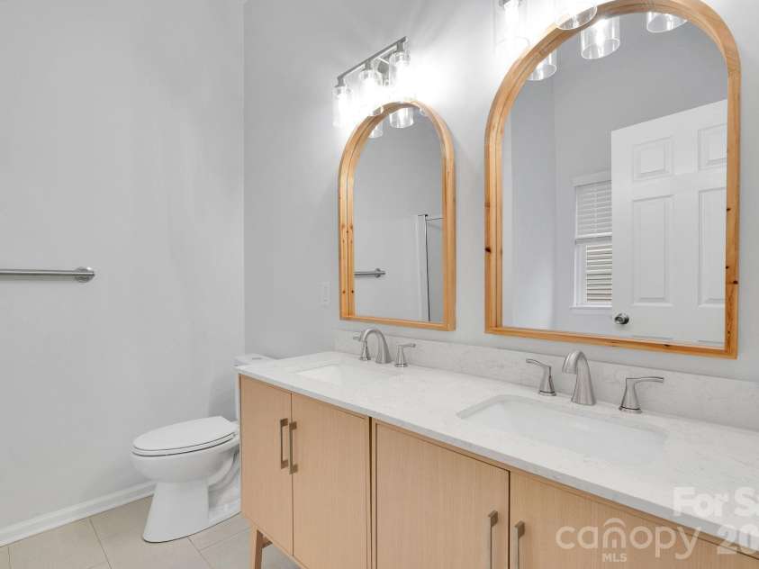 311 Margaret Kelly Court, Charlotte, NC 28216.  MLS# CAR4334078, YatesRealty ID 868. 