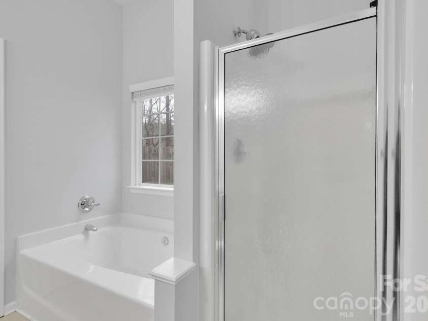 311 Margaret Kelly Court, Charlotte, NC 28216.  MLS# CAR4334078, YatesRealty ID 868. 