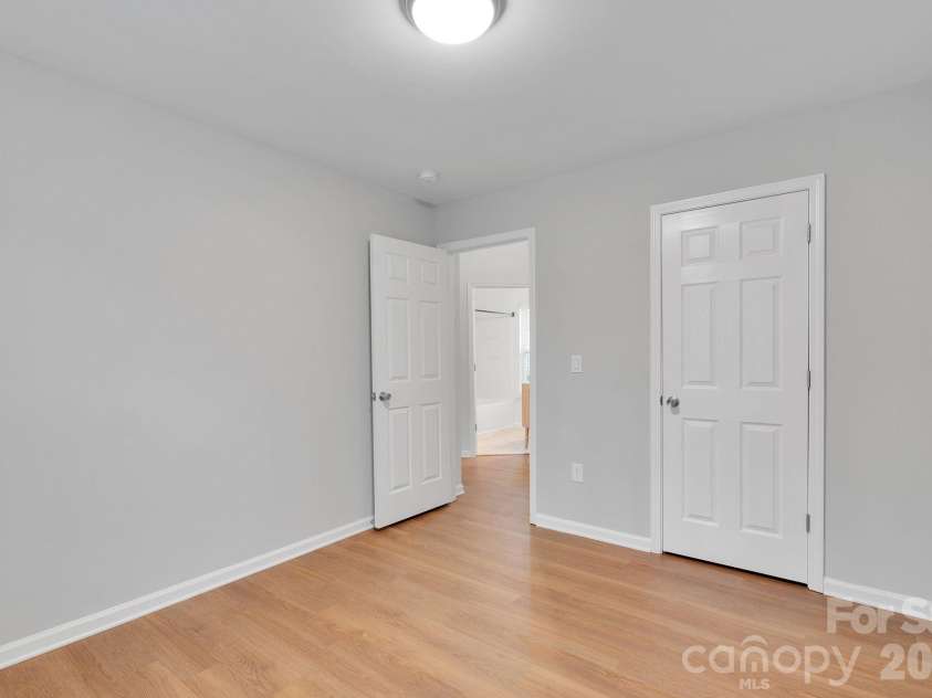 311 Margaret Kelly Court, Charlotte, NC 28216.  MLS# CAR4334078, YatesRealty ID 868. 