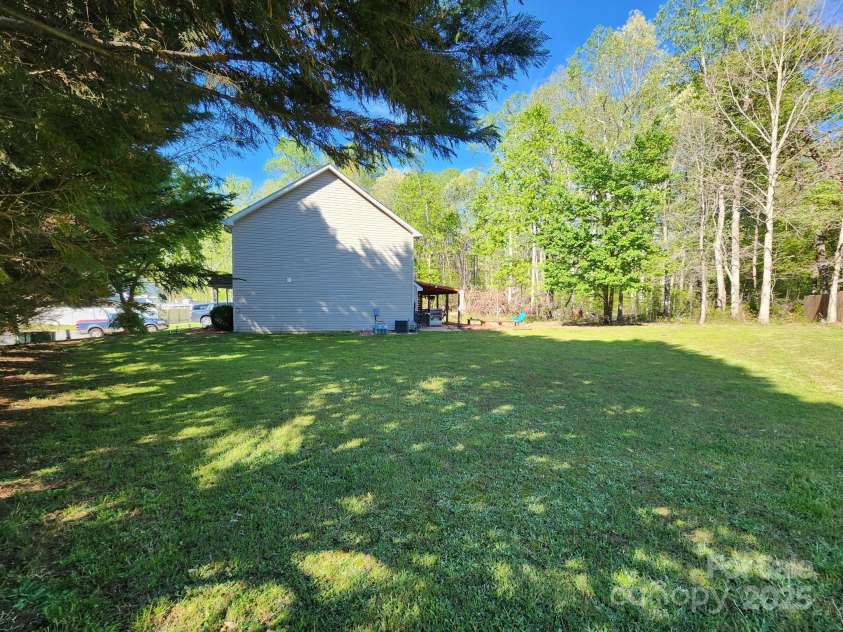 400 Antlers Court, Gastonia, NC 28052.  MLS# CAR4251396, YatesRealty ID 868. 