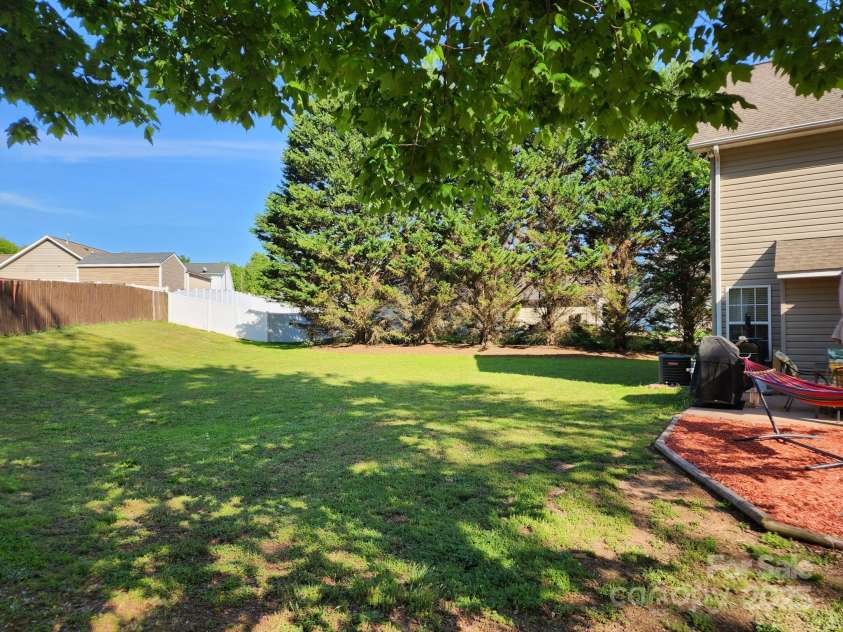 400 Antlers Court, Gastonia, NC 28052.  MLS# CAR4251396, YatesRealty ID 868. 