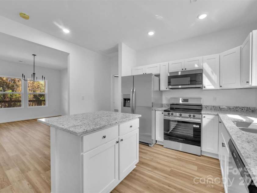 504 Christopher Lane, Chester, SC 29706.  MLS# CAR4247252, YatesRealty ID 8680. 