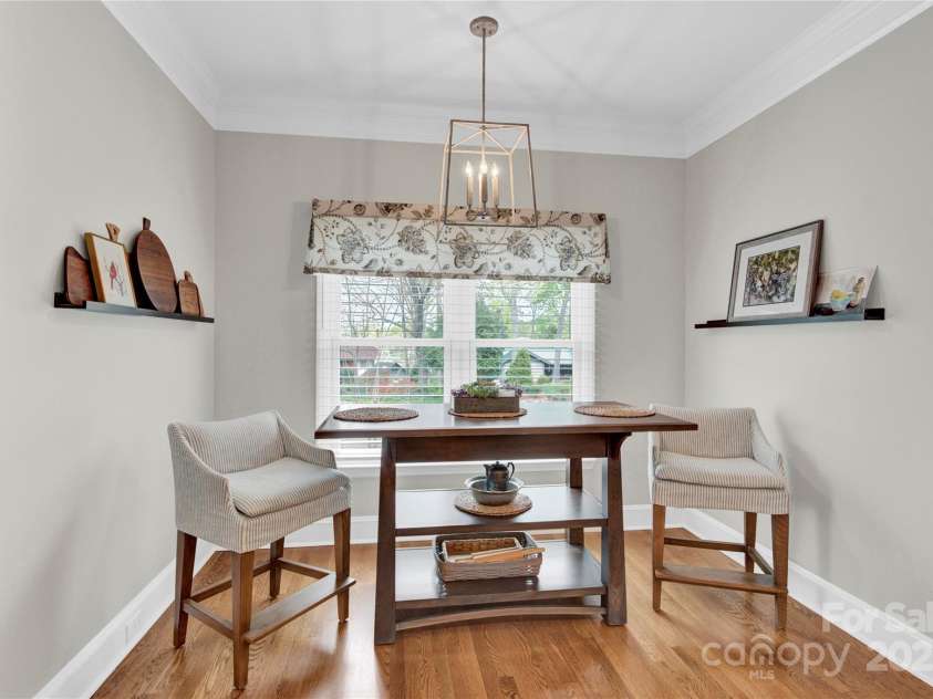 105 Beach Lane, Mooresville, NC 28117.  MLS# CAR4240933, YatesRealty ID 8681. Breakfast area