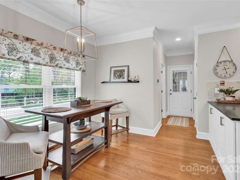 105 Beach Lane, Mooresville, NC 28117.  MLS# CAR4240933, YatesRealty ID 8681. Breakfast area