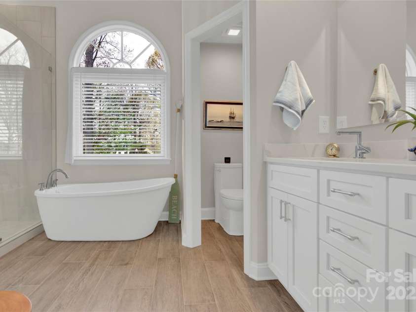 105 Beach Lane, Mooresville, NC 28117.  MLS# CAR4240933, YatesRealty ID 8681. Primary bathroom