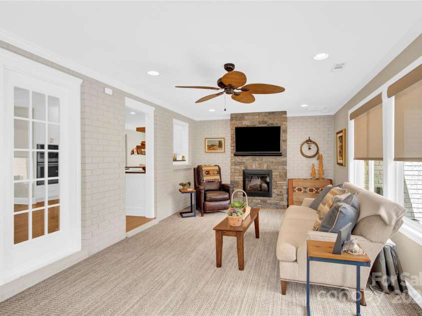 105 Beach Lane, Mooresville, NC 28117.  MLS# CAR4240933, YatesRealty ID 8681. Sunroom/family room