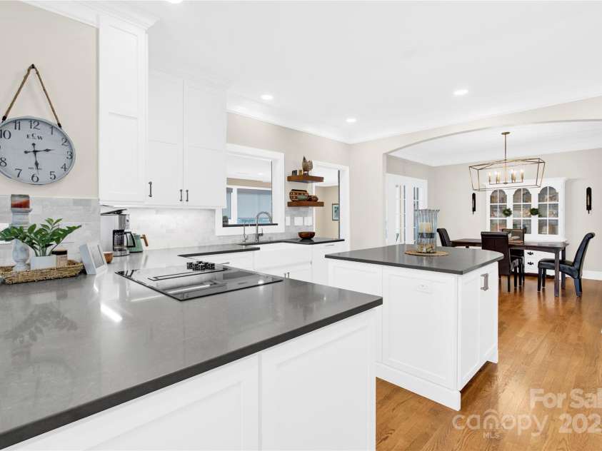 105 Beach Lane, Mooresville, NC 28117.  MLS# CAR4240933, YatesRealty ID 8681. Updated kitchen