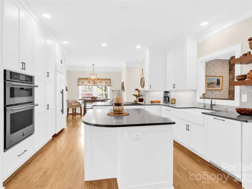 105 Beach Lane, Mooresville, NC 28117.  MLS# CAR4240933, YatesRealty ID 8681. Updated kitchen