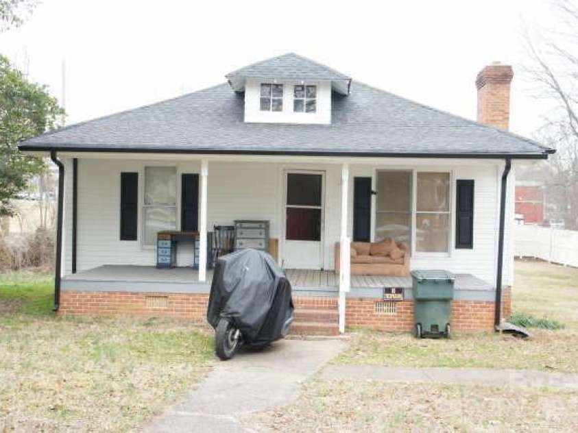 2204 Second Avenue, Gastonia, NC 28052.  MLS# CAR4221874, YatesRealty ID 8682. 