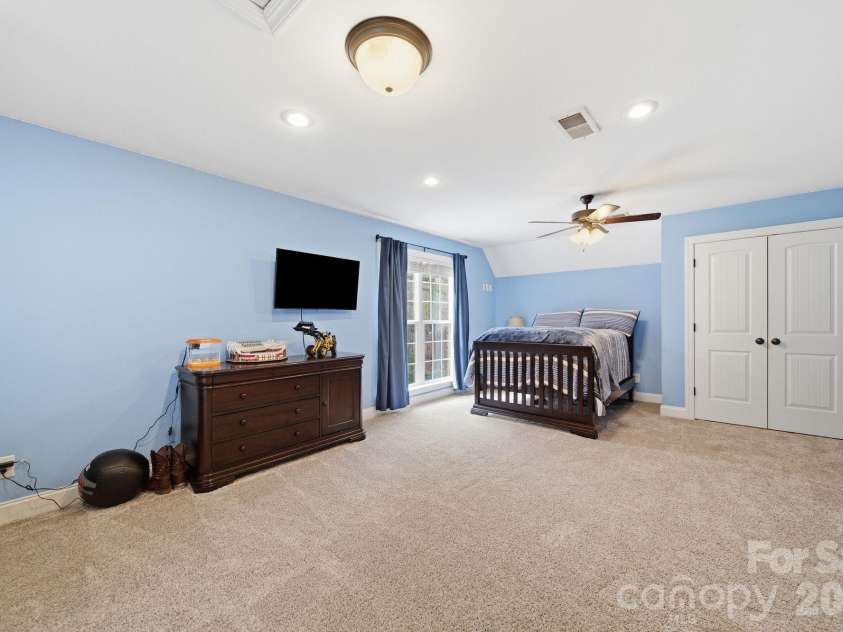 433 Laurel Crest Drive, Kannapolis, NC 28081.  MLS# CAR4345135, YatesRealty ID 8682. 