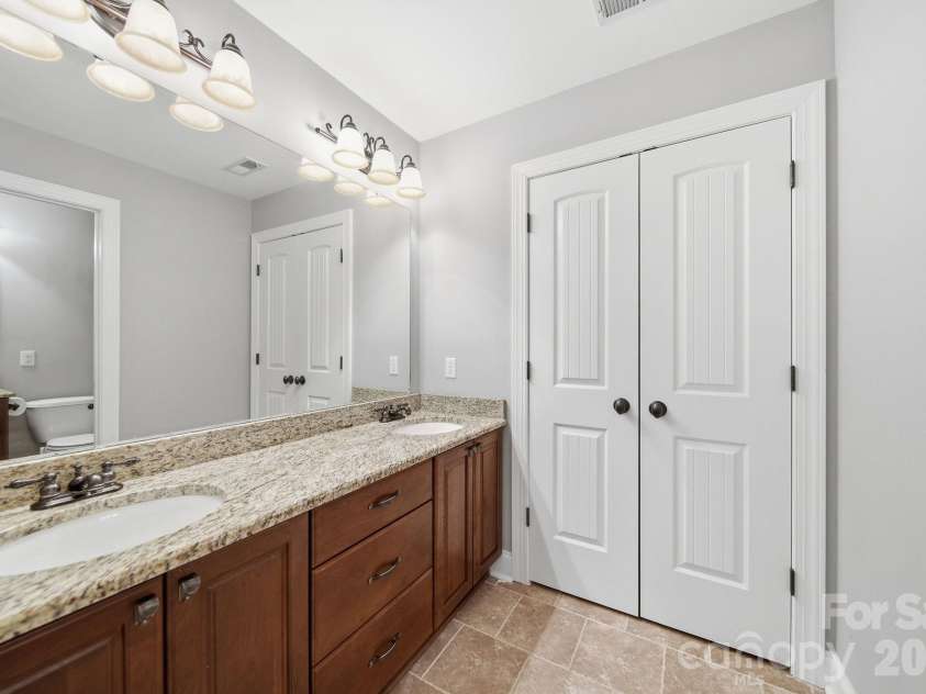 433 Laurel Crest Drive, Kannapolis, NC 28081.  MLS# CAR4345135, YatesRealty ID 8682. 