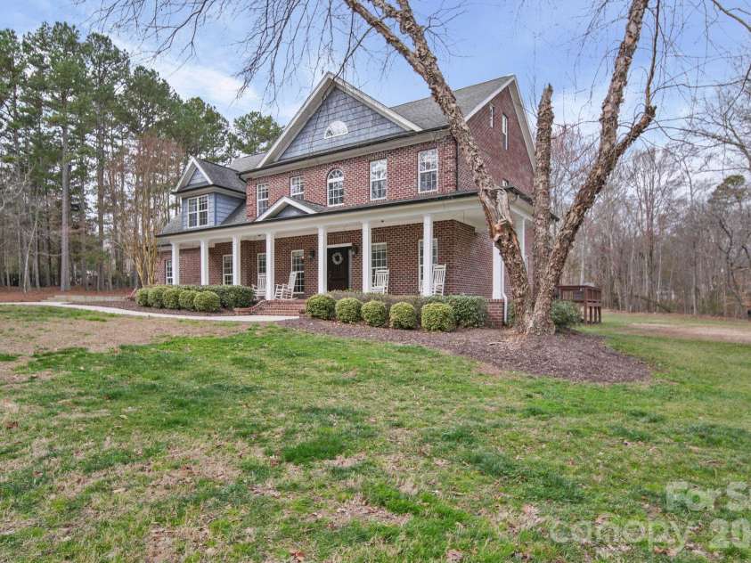 433 Laurel Crest Drive, Kannapolis, NC 28081.  MLS# CAR4345135, YatesRealty ID 8682. 