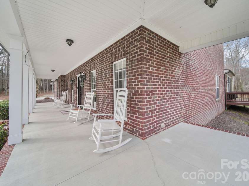 433 Laurel Crest Drive, Kannapolis, NC 28081.  MLS# CAR4345135, YatesRealty ID 8682. 