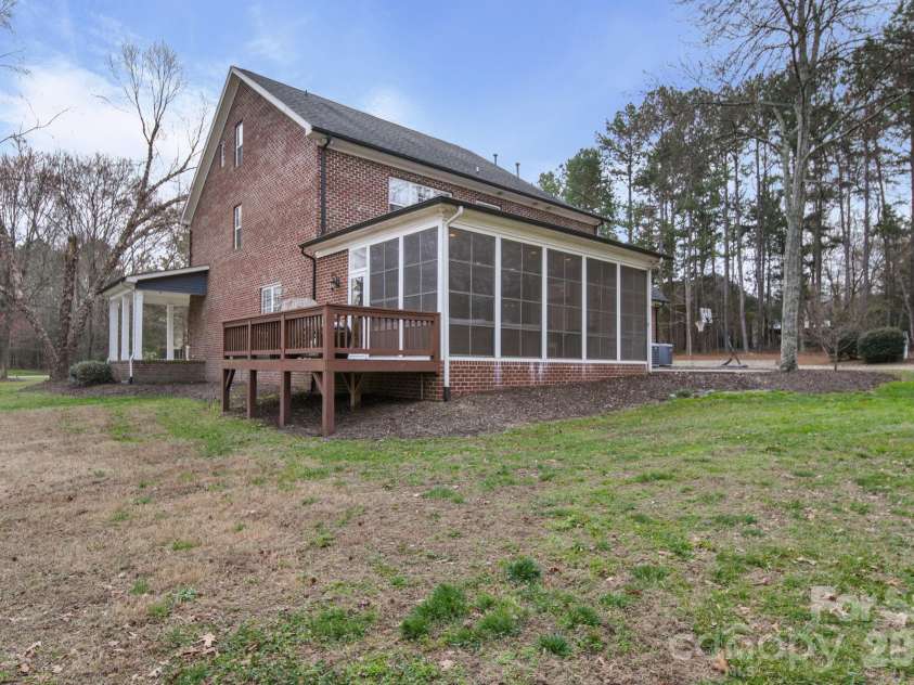 433 Laurel Crest Drive, Kannapolis, NC 28081.  MLS# CAR4345135, YatesRealty ID 8682. 