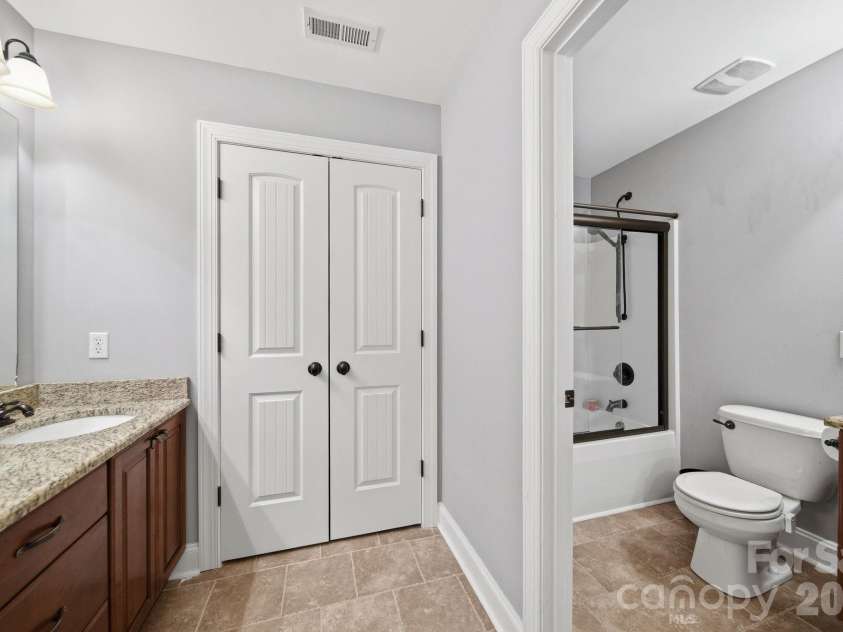 433 Laurel Crest Drive, Kannapolis, NC 28081.  MLS# CAR4345135, YatesRealty ID 8682. Full Bath 