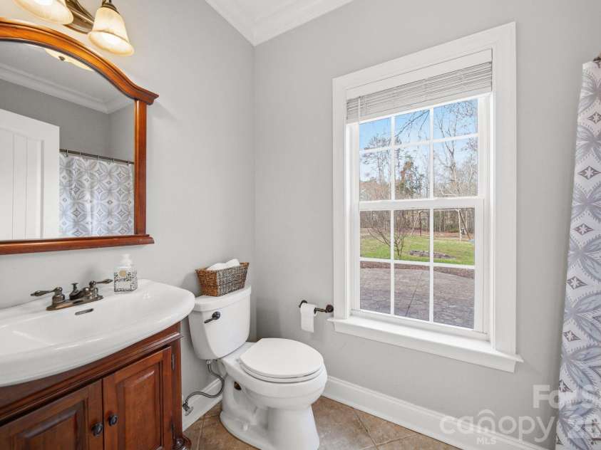 433 Laurel Crest Drive, Kannapolis, NC 28081.  MLS# CAR4345135, YatesRealty ID 8682. Full Bath on Main