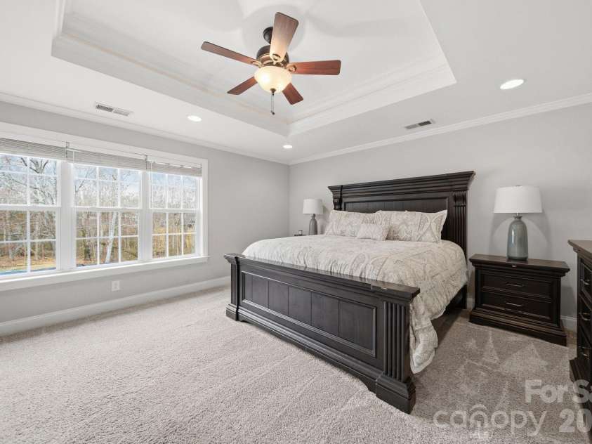 433 Laurel Crest Drive, Kannapolis, NC 28081.  MLS# CAR4345135, YatesRealty ID 8682. Large primary with recessed lighting