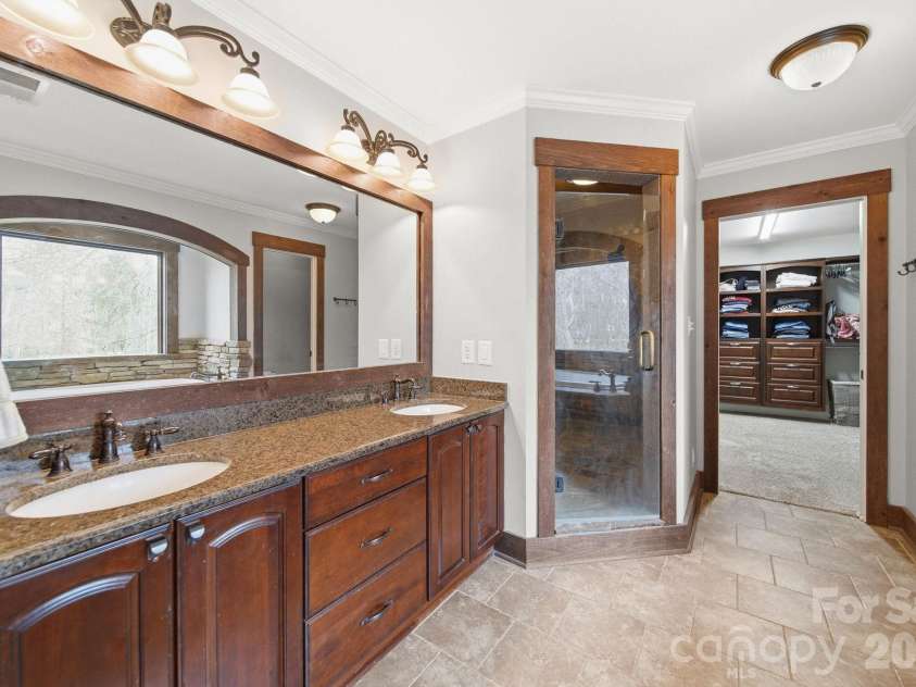 433 Laurel Crest Drive, Kannapolis, NC 28081.  MLS# CAR4345135, YatesRealty ID 8682. Primary bath 