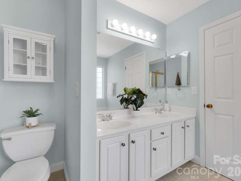12507 Twelvetrees Lane, Huntersville, NC 28078.  MLS# CAR4365310, YatesRealty ID 8683. Primary bathroom 