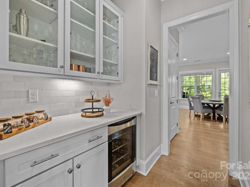 1052 Harlow's Crossing Drive, Weddington, NC 28104.  MLS# CAR4246716, YatesRealty ID 8684. Butlers Pantry