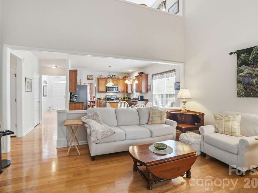 6319 Highland Commons Road, Charlotte, NC 28269.  MLS# CAR4364651, YatesRealty ID 8684. Open Floor Plan
