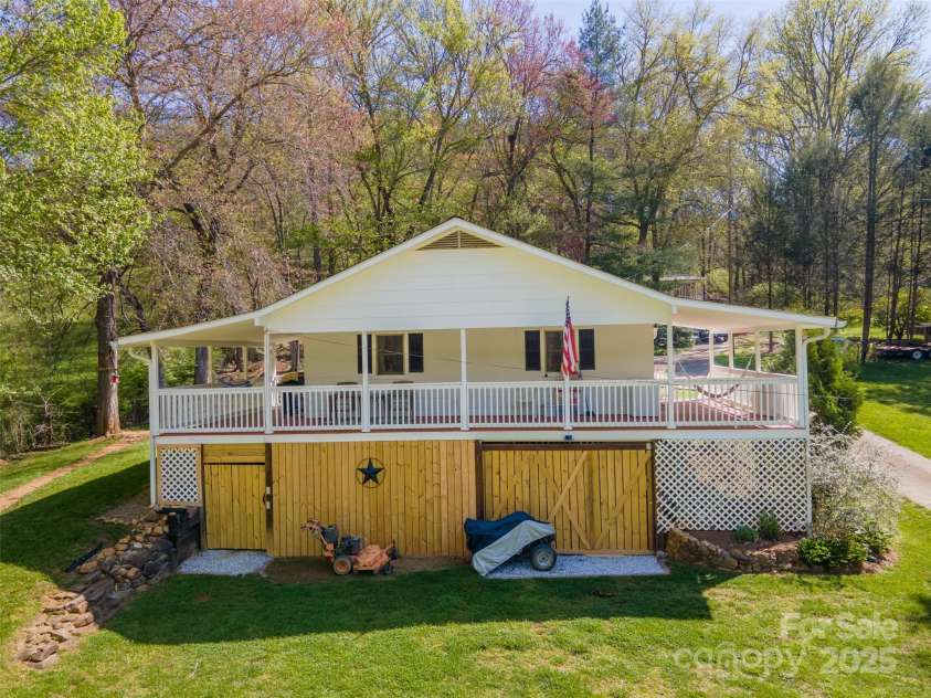 242 Henderson Road, Franklin, NC 28734.  MLS# CAR4135130, YatesRealty ID 8685. 