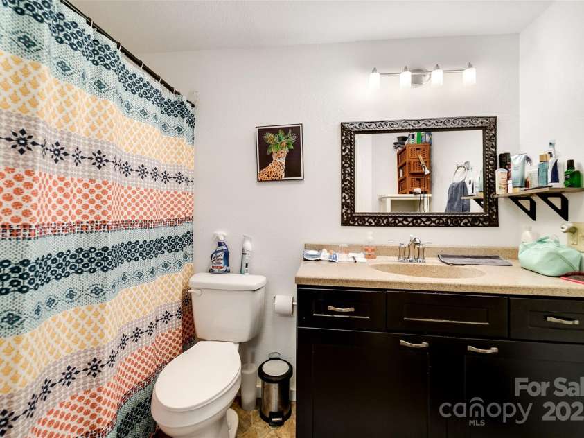 242 Henderson Road, Franklin, NC 28734.  MLS# CAR4135130, YatesRealty ID 8685. 